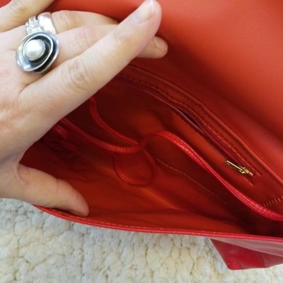 Vintage 80's Fire Engine Red Clutch - Picture 3 of 3